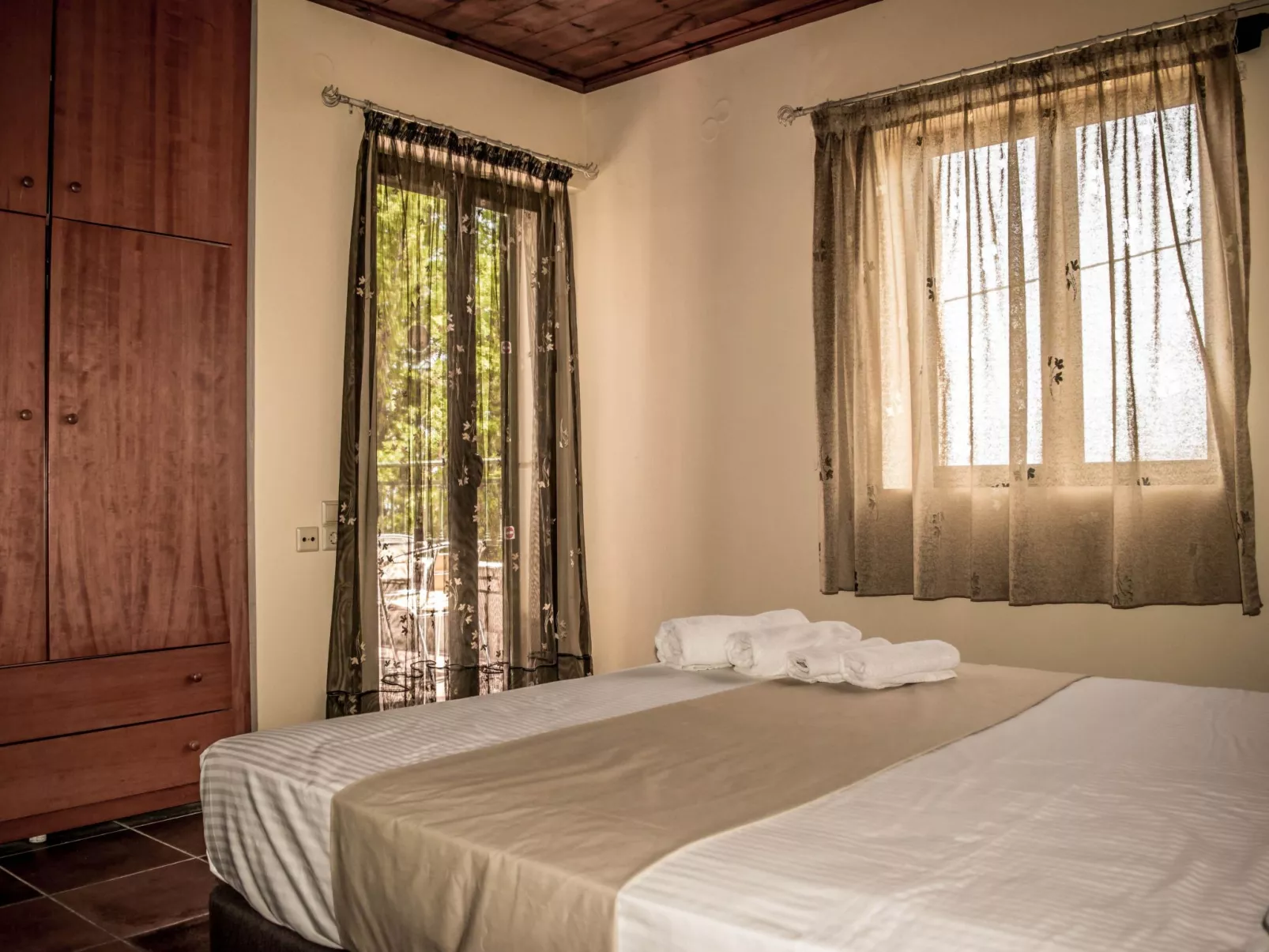 Niriides Villas_Sagini_ 3-Schlafzimmer privater Pool-Dedans