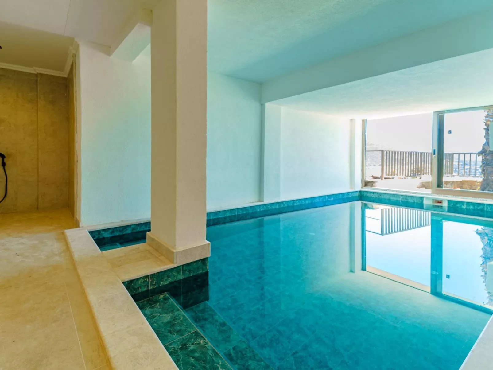 Moderne Luxusvilla für bis zu 12 Personen-Inside