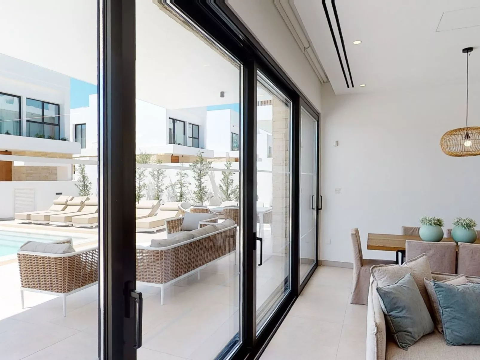 Periyiali Resort - Seitlicher Meerblick Terpsichori - 18-Drinnen