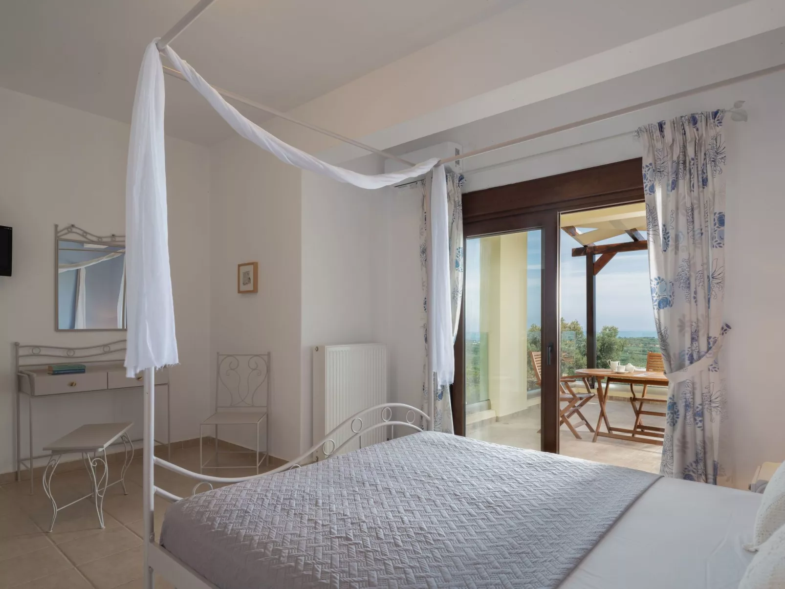 Ferienvilla "Rousa" mit Bergblick-Image-tags.info