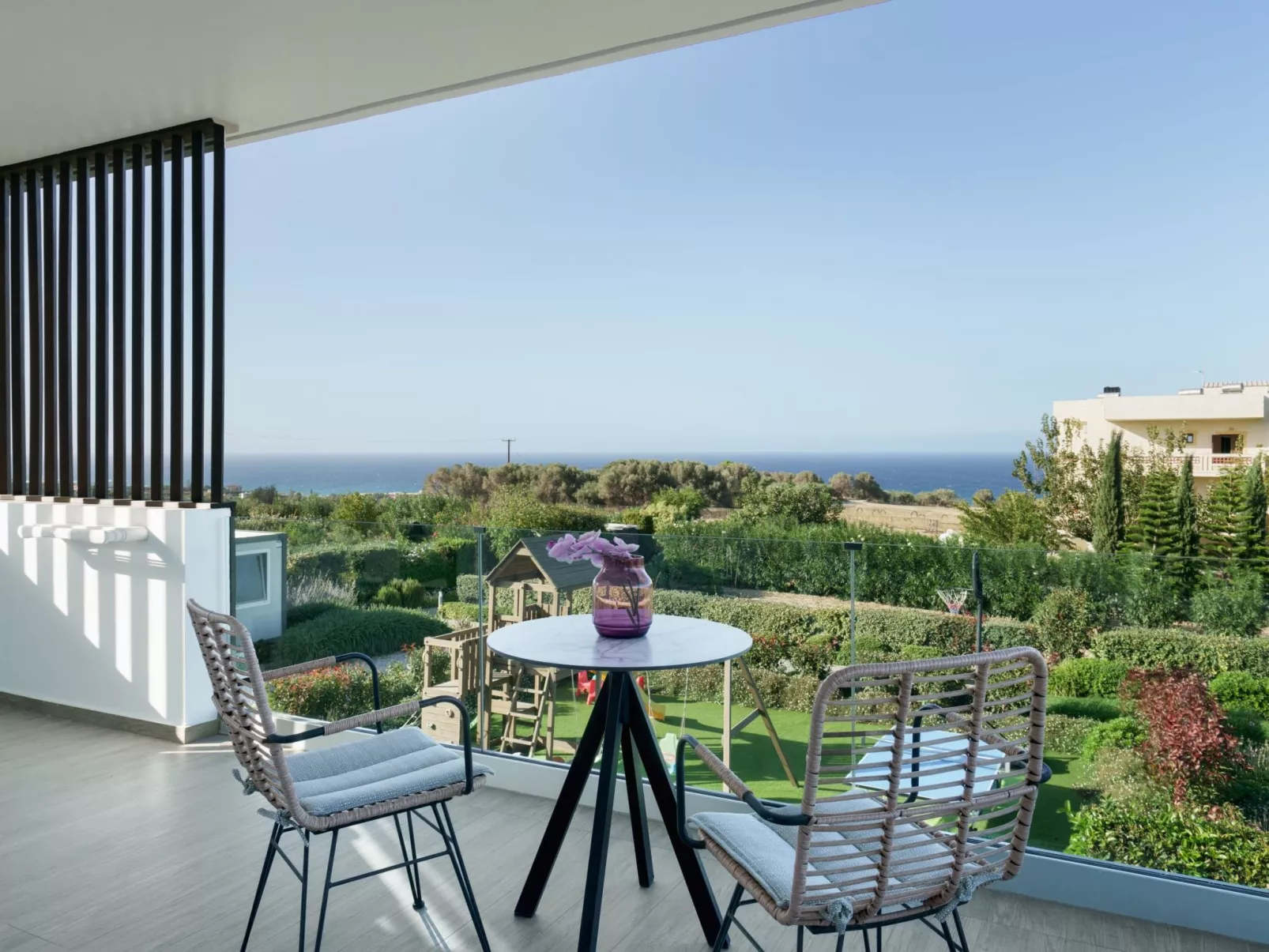 Lux-Villa mit Innen- und Außenpool, BBQ und Fitnessraum-Outside