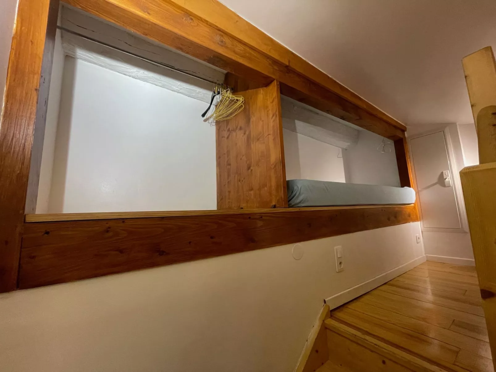 Wohnung mit Blick auf das Wasser-Inside