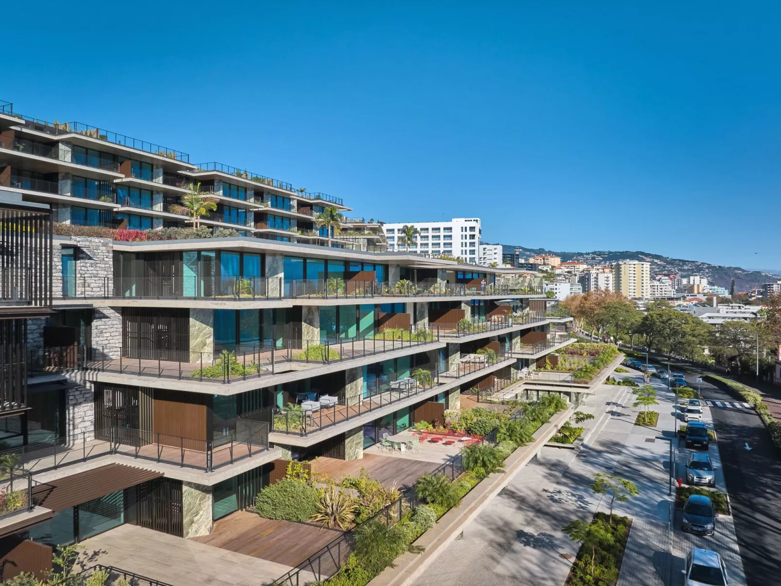 RJS Savoy Monumentalis-Outside