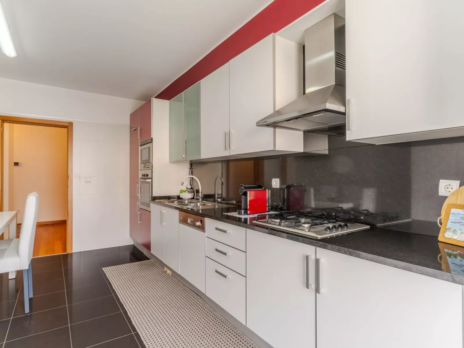 Mit gemeinschaftlichem Pool-Inside