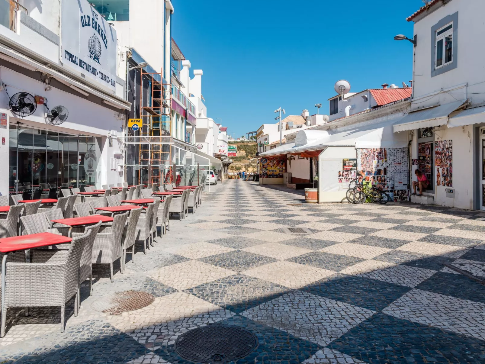 Wohnung mit Terrasse und 2 Schwimmbecken-Dedans