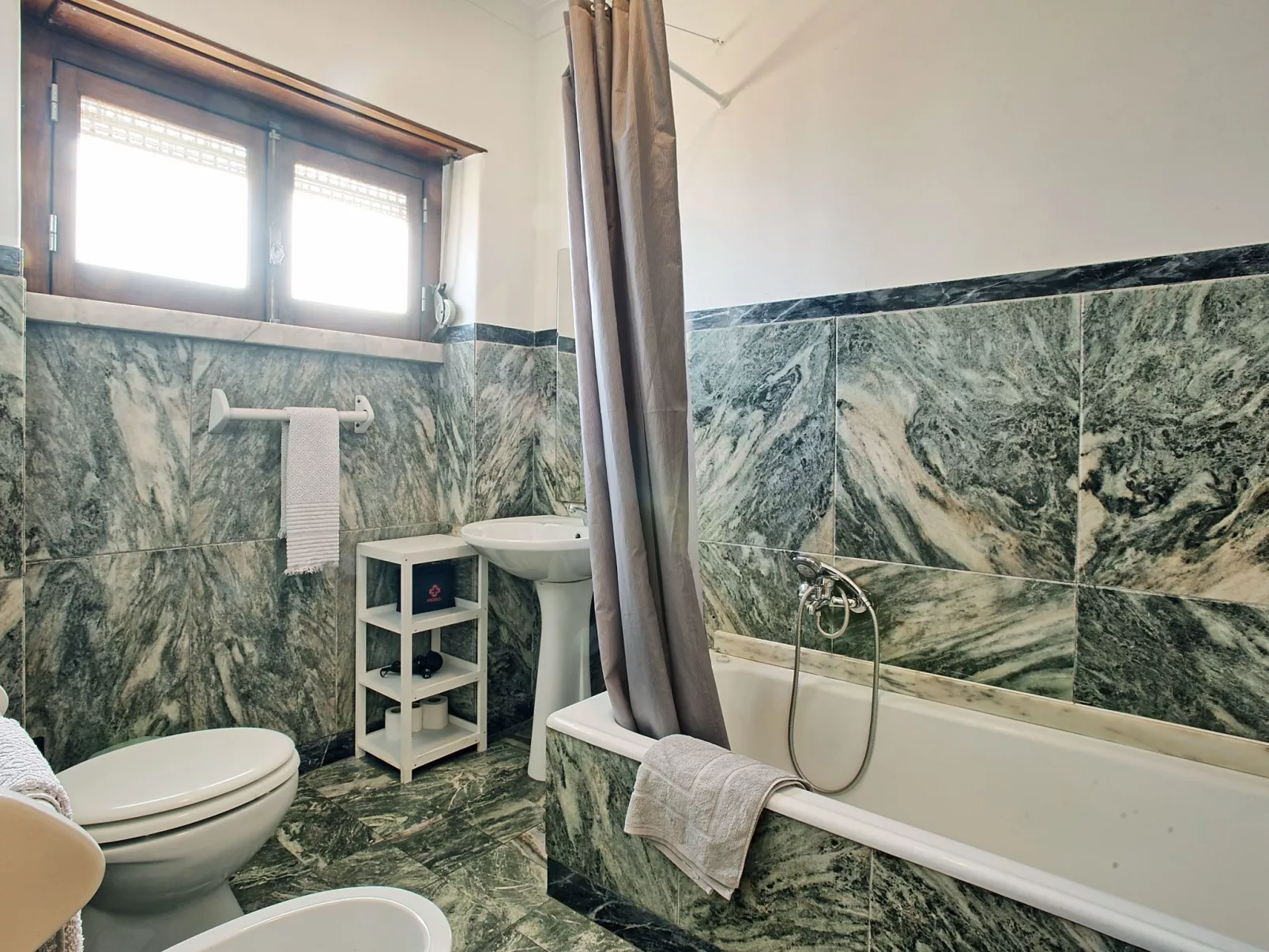 Studio für 29 Personen und 1 Kind in Lissabon, Região de Lisboa (Costa de Lisbo-Inside