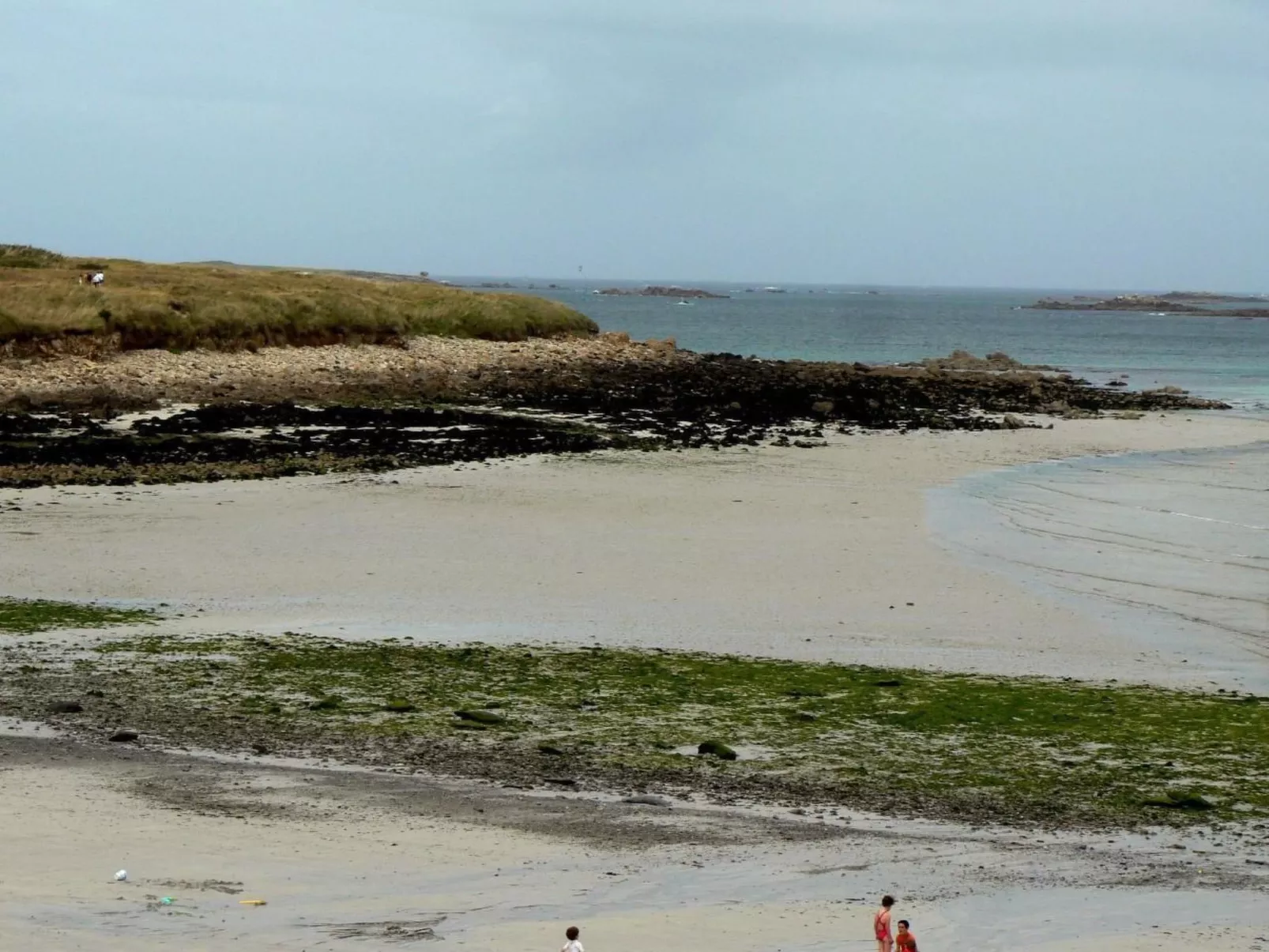 Küstennahes, bretonisches Ferienhaus mit Kamin-Outside