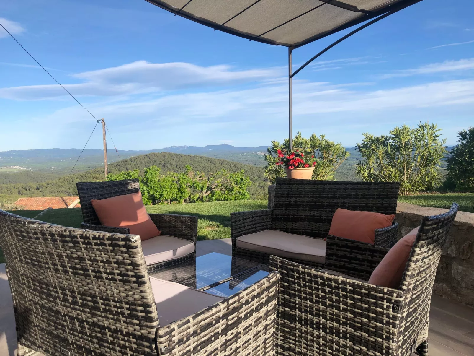 "Meline" mit Aussicht-Drinnen