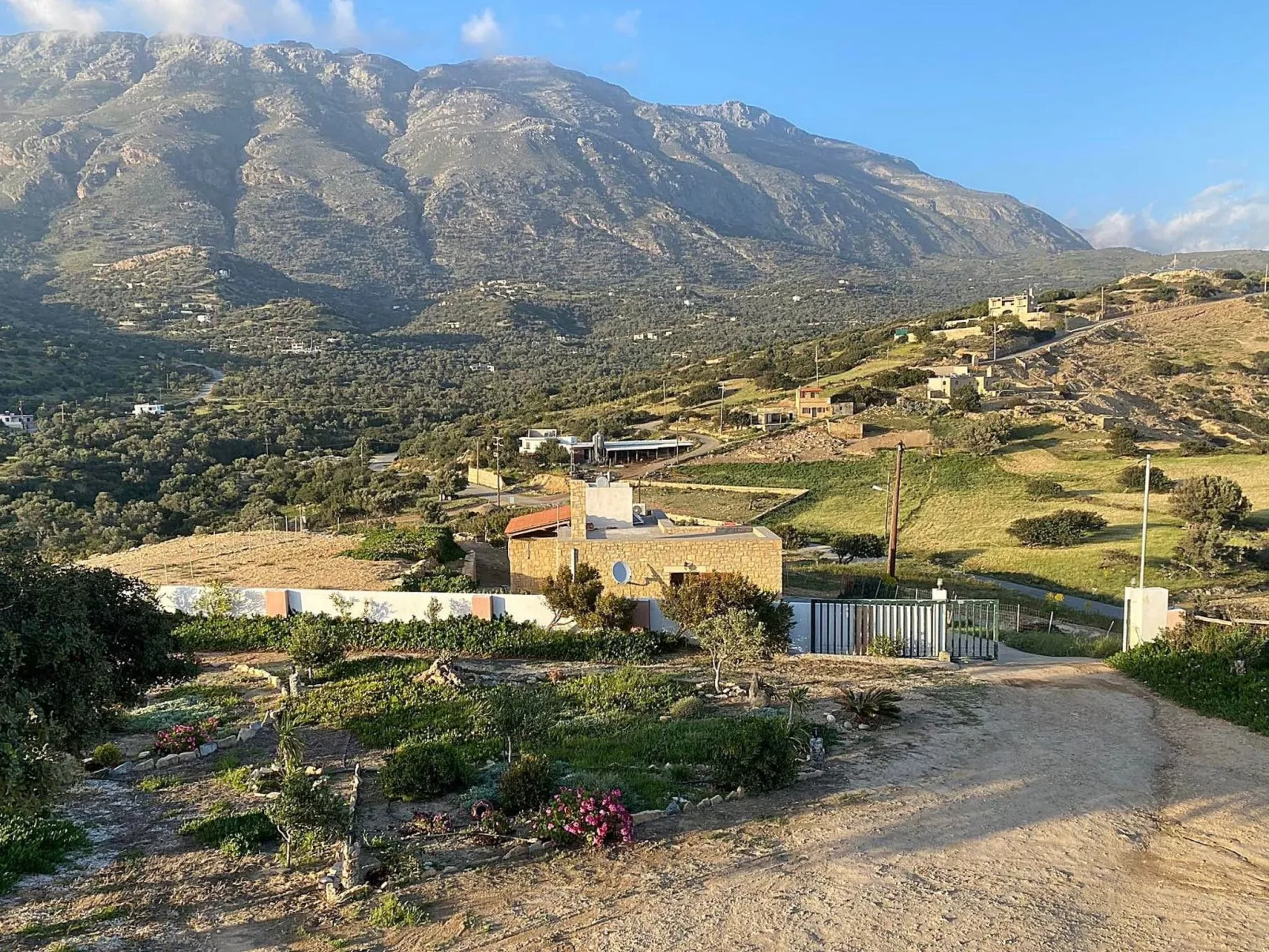 Emanouela Haus mit Garten und Meerblick-Image-tags.info