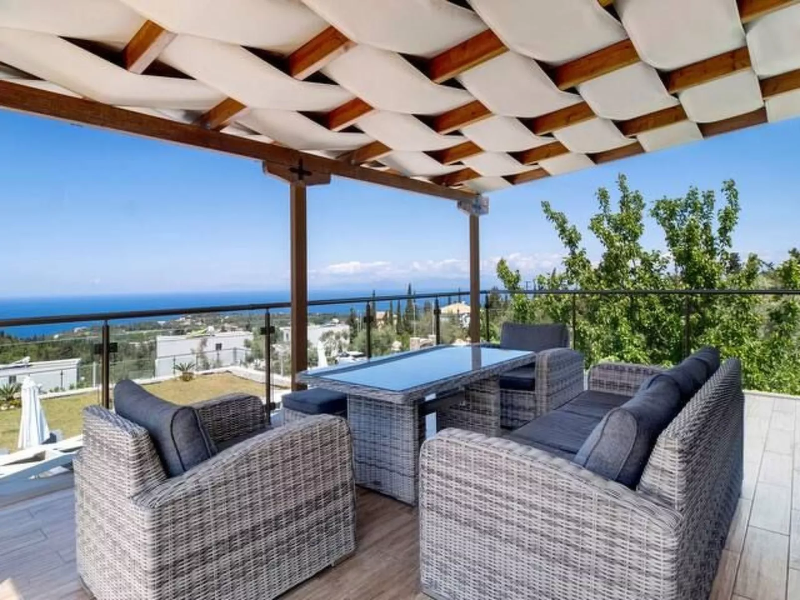 Luxuriöse Steinvilla Emily nahe dem Strand von Mylos-Image-tags.info