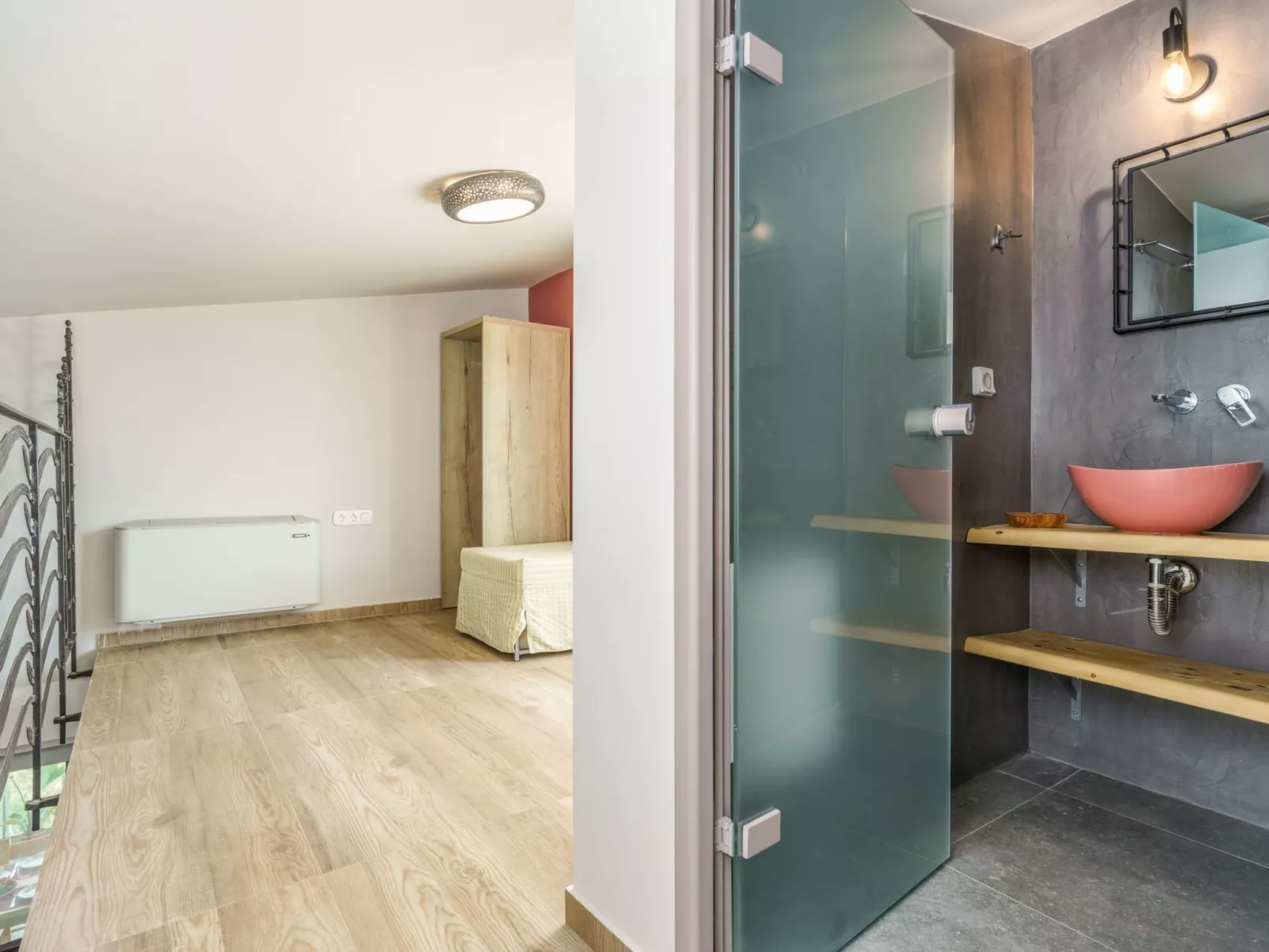 "Minoiko" mit Balkon-Drinnen