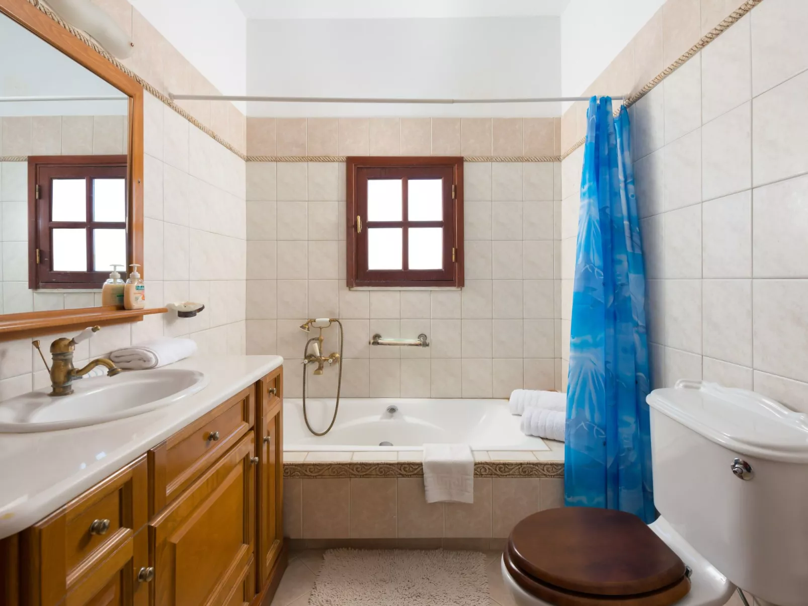 In Notia Rodos mit privatem Garten-Dedans