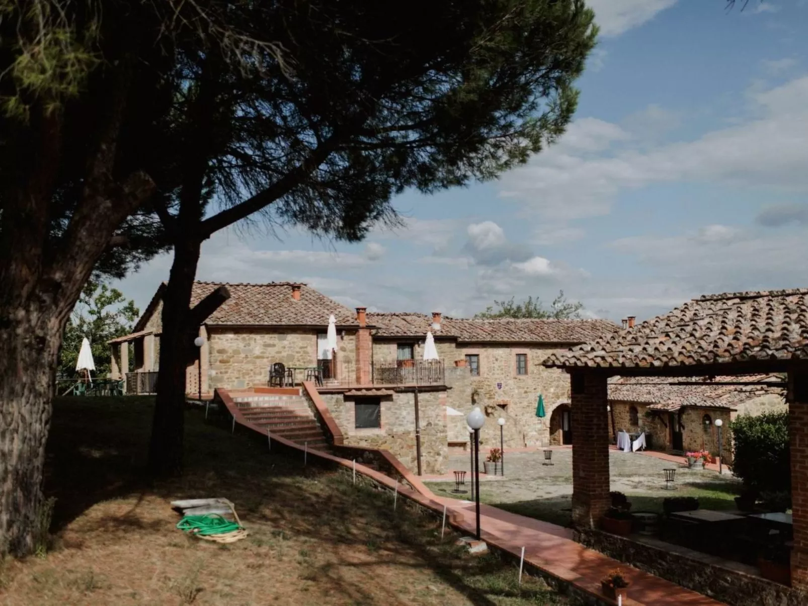 Schloss Selvole T6-Draußen