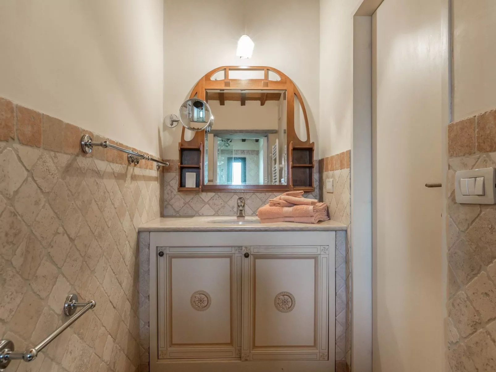 Ferienvilla "Roncovisi" mit Infinity-Pool-Image-tags.info