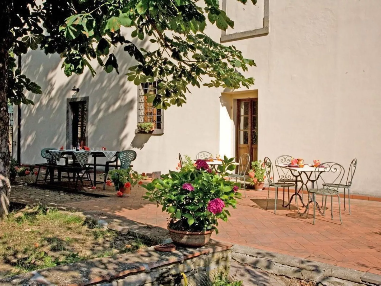 Wohnung in einer alten Villa mit Schwimmbad-Draußen