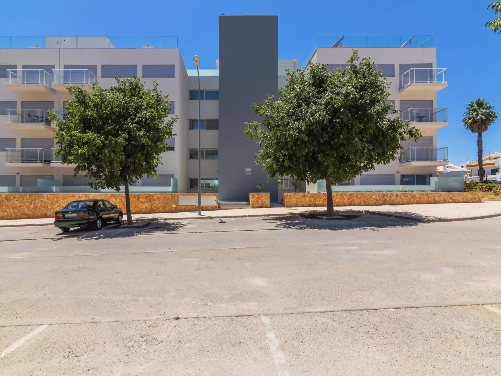 Garten Design brandneue Wohnung mit Pool-Draußen