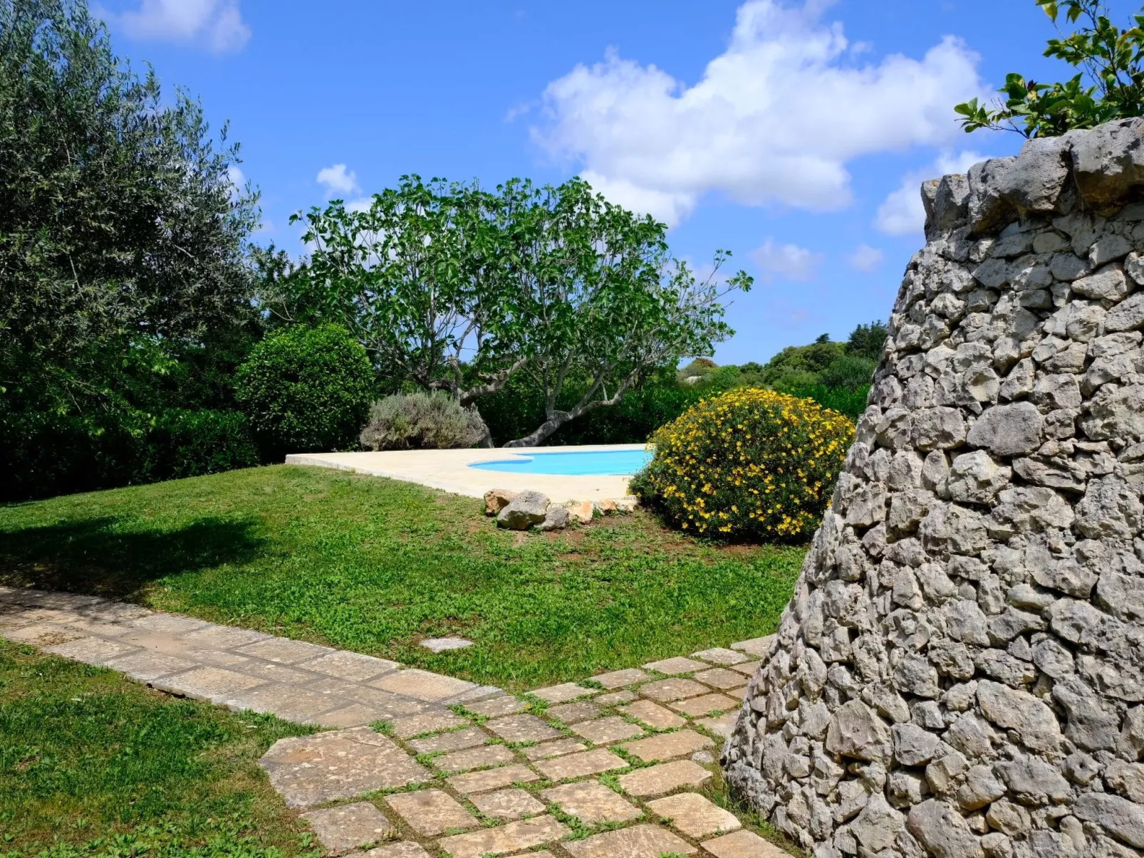 Trullo auf dem Lande in Ostuni mit privatem Pool-Outside