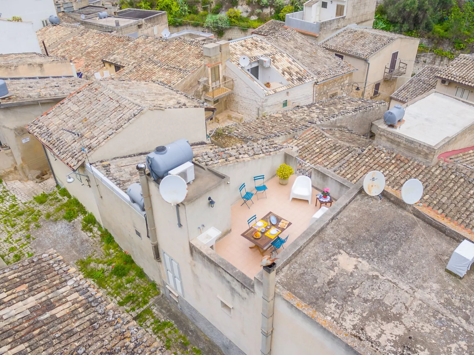 Steinhaus mit Panoramadachterrasse-Drinnen