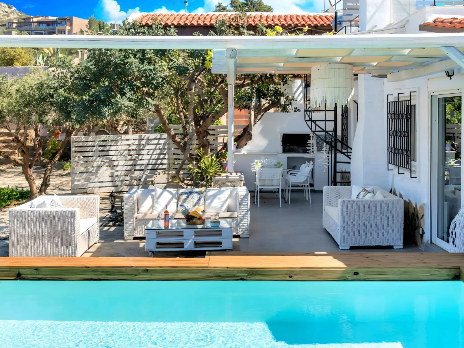 "Cretan Lodge" mit Blick auf das Wasser-Inside