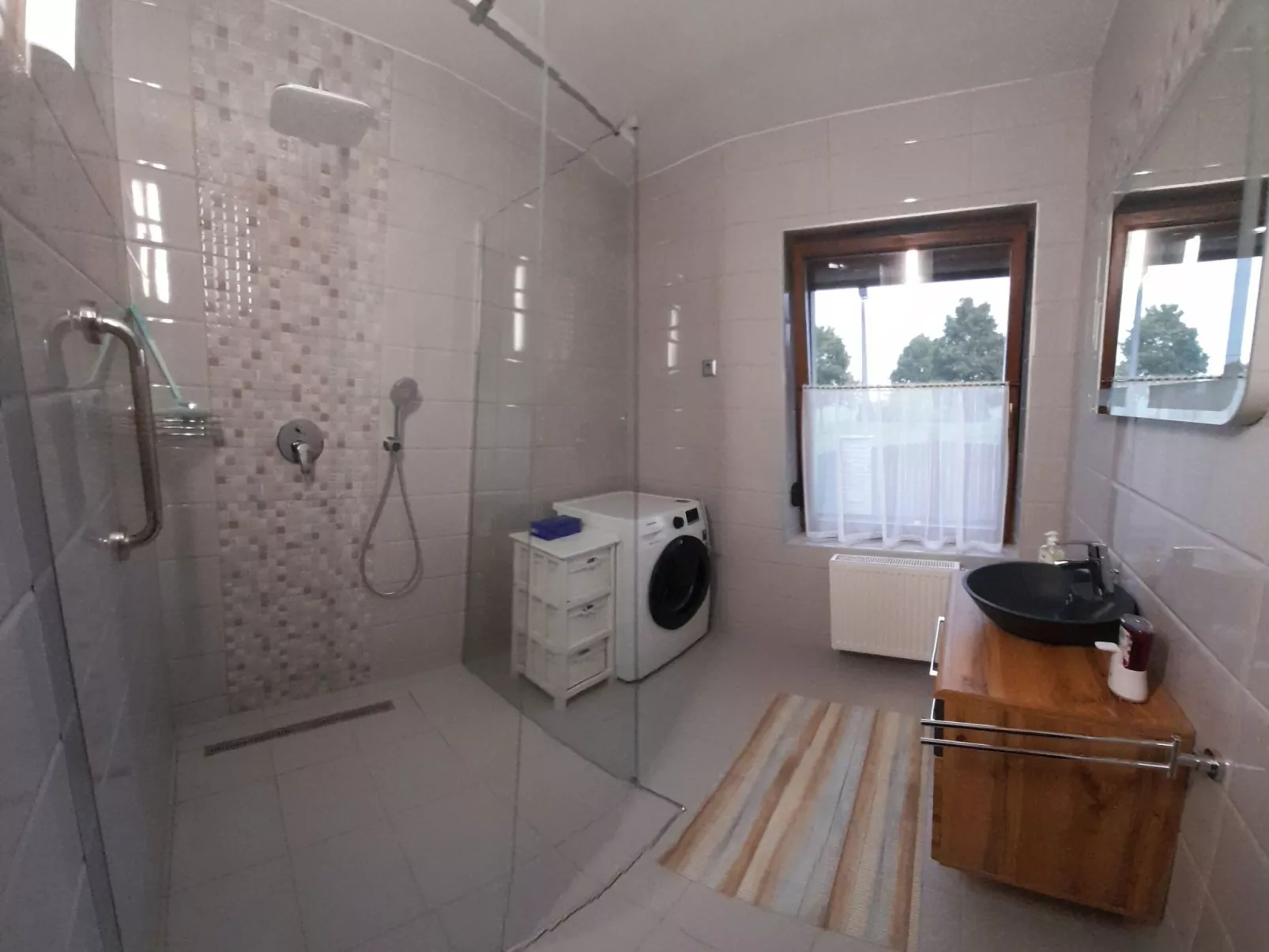 Vicky's House-Inside