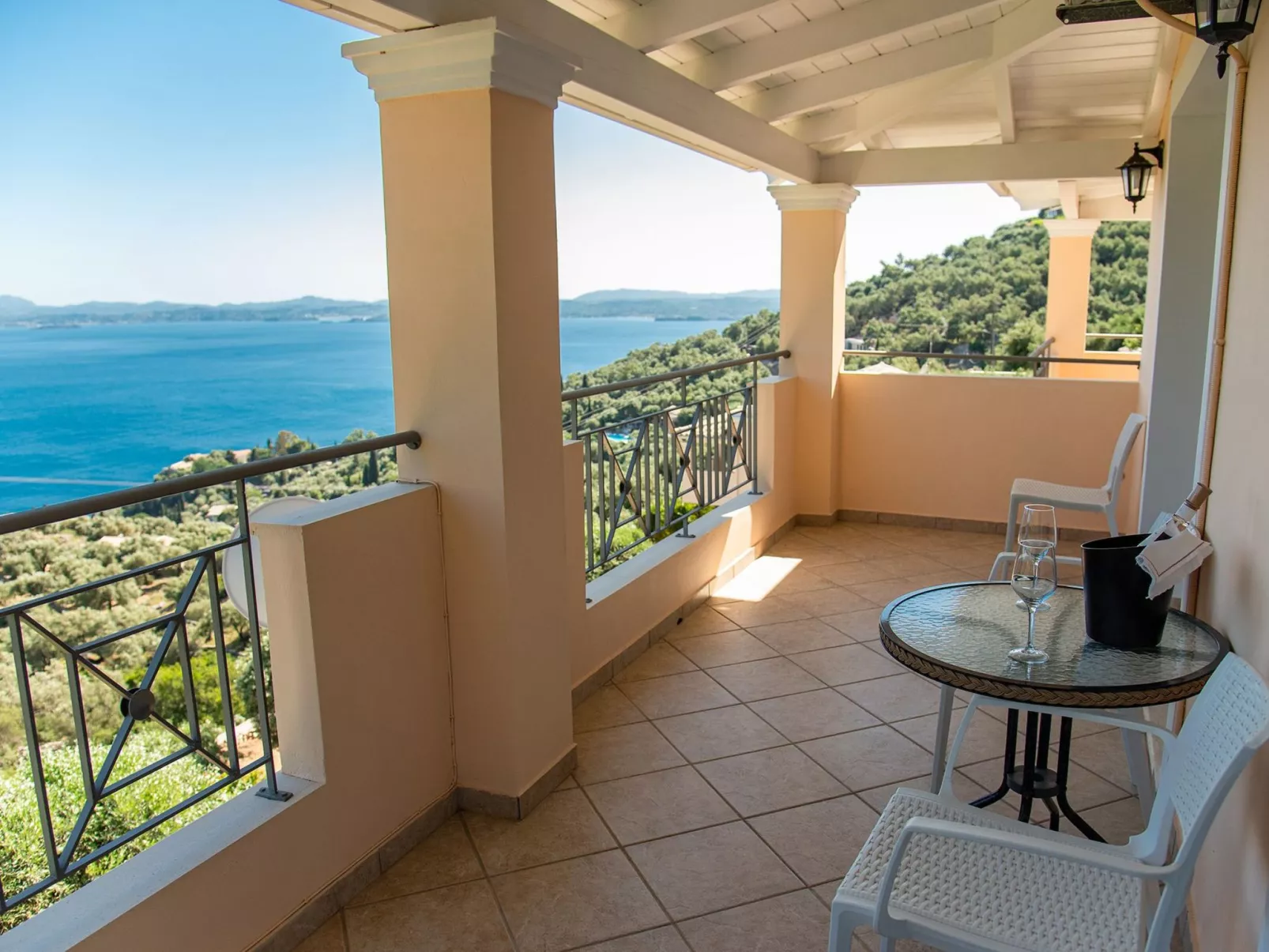 Villa Anthula mit Pool und herrlichem Meerblick-Inside