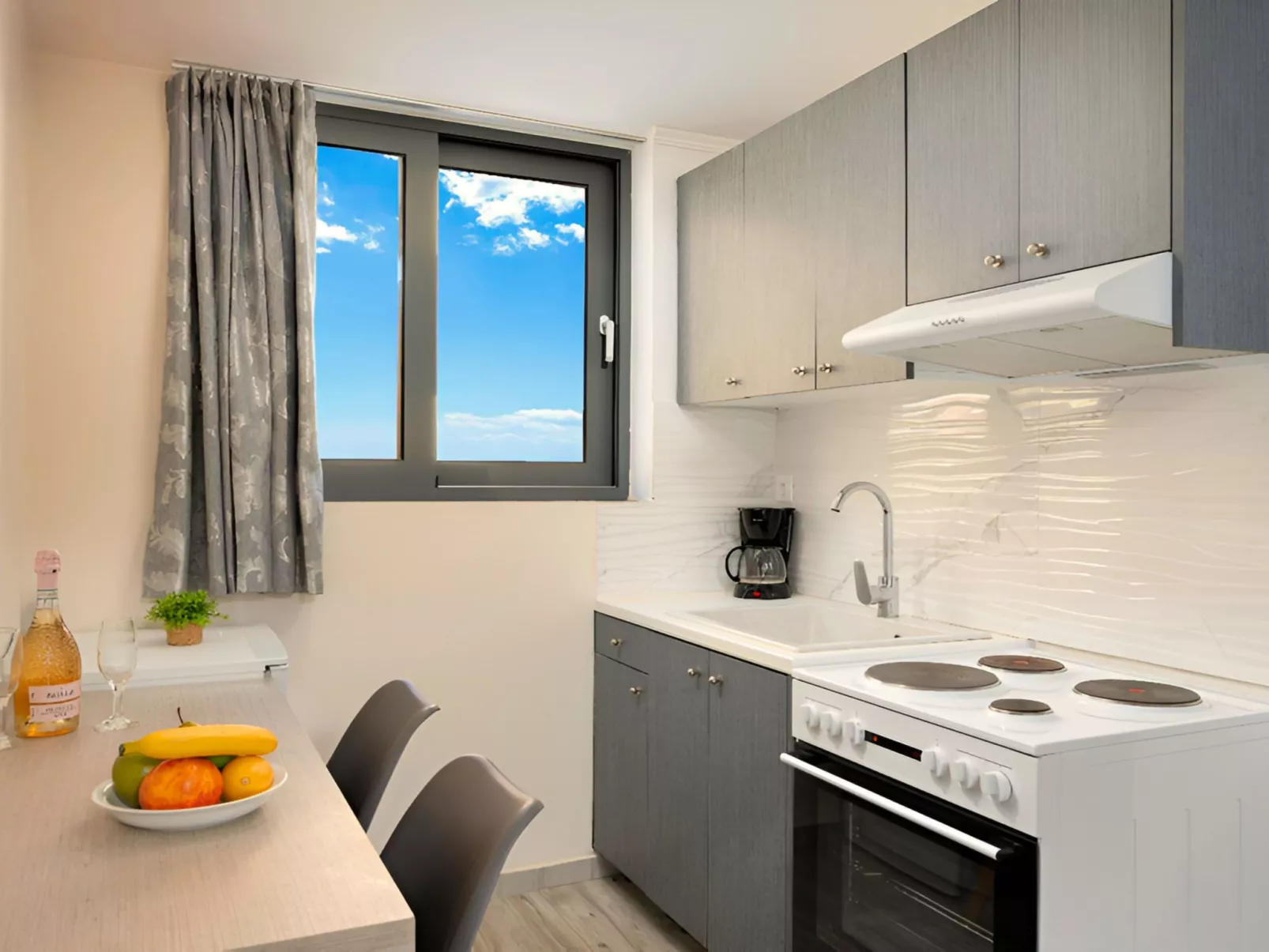 Pnoe Beachside Suite-Drinnen