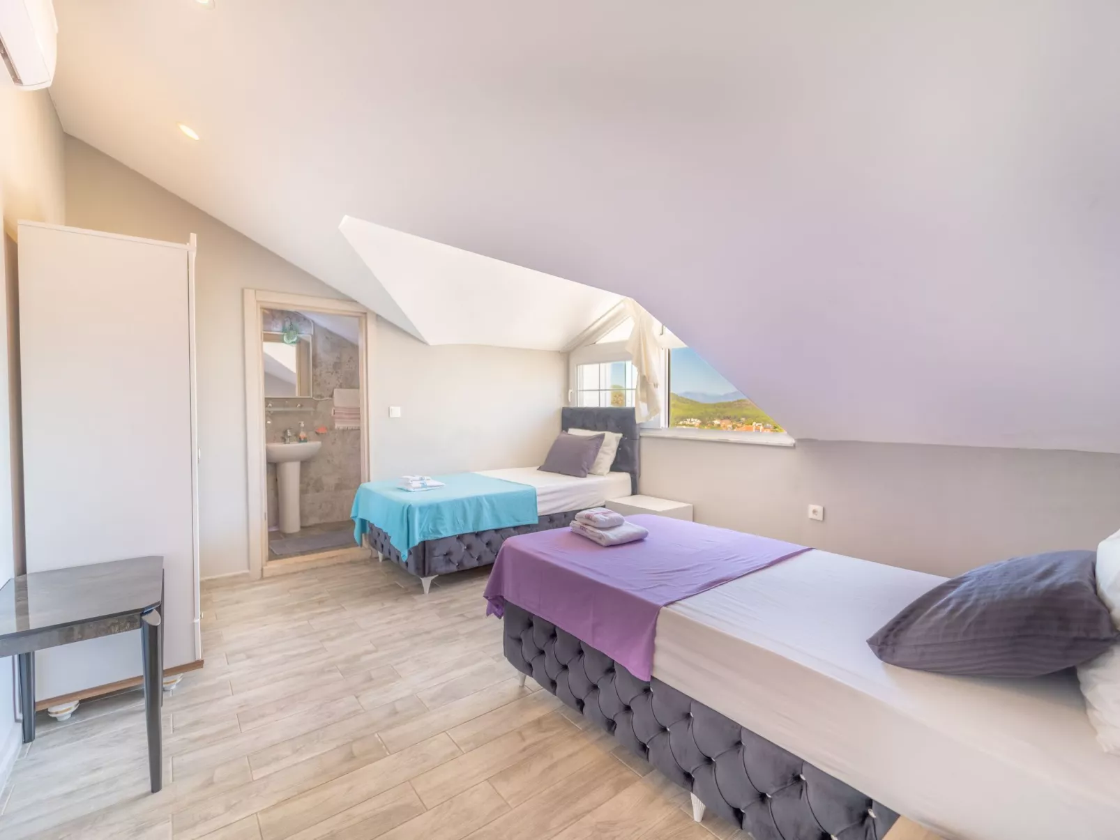 Sea View Loft-Dedans