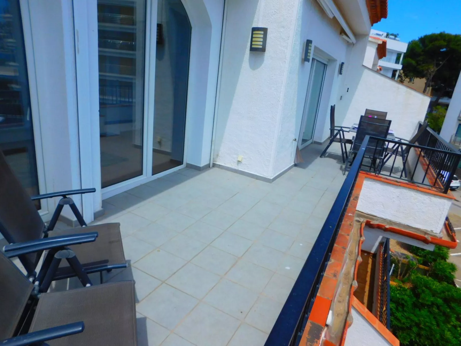 Piso de vacaciones de 2 habitaciones, con amplia terraza y parking en Salatar,-Image-tags.info