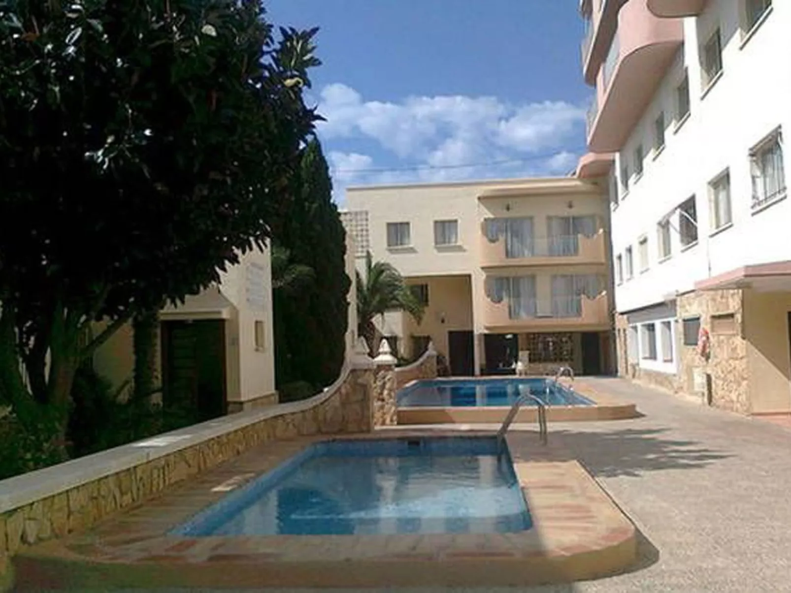 Fabiola mit toller Aussicht-Image-tags.info