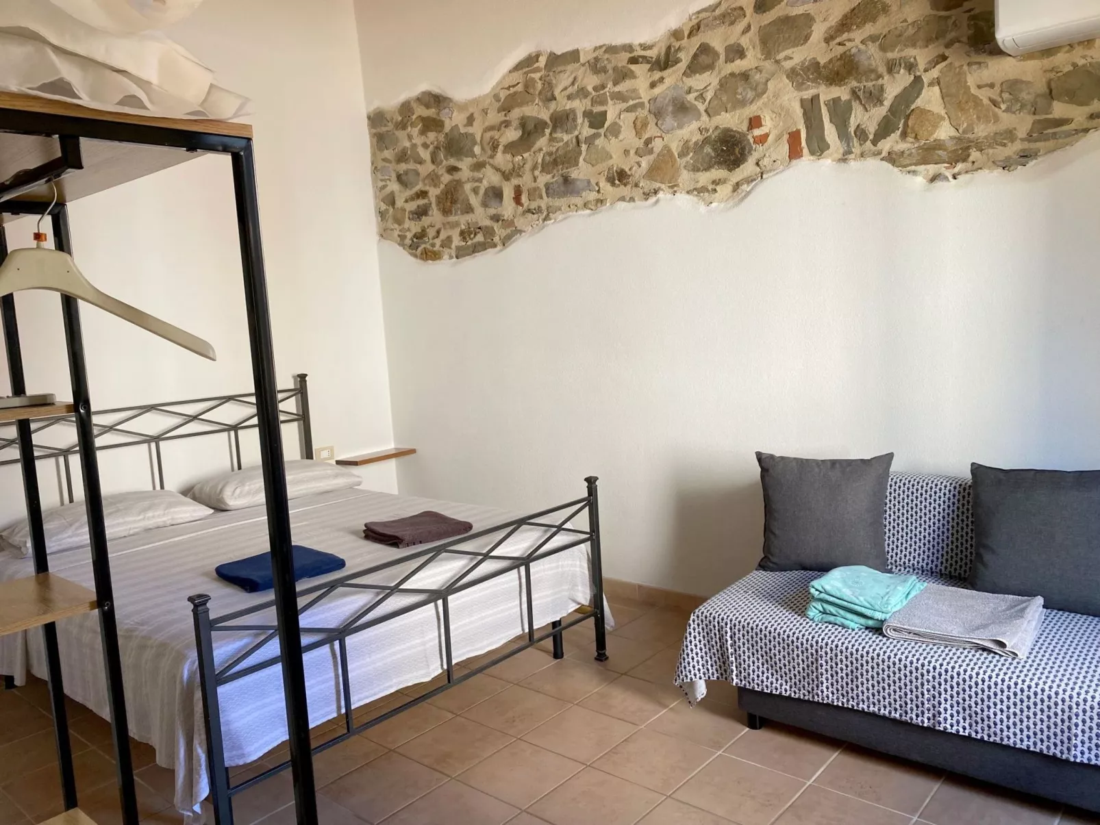 "Giotto" mit Terrasse-Drinnen