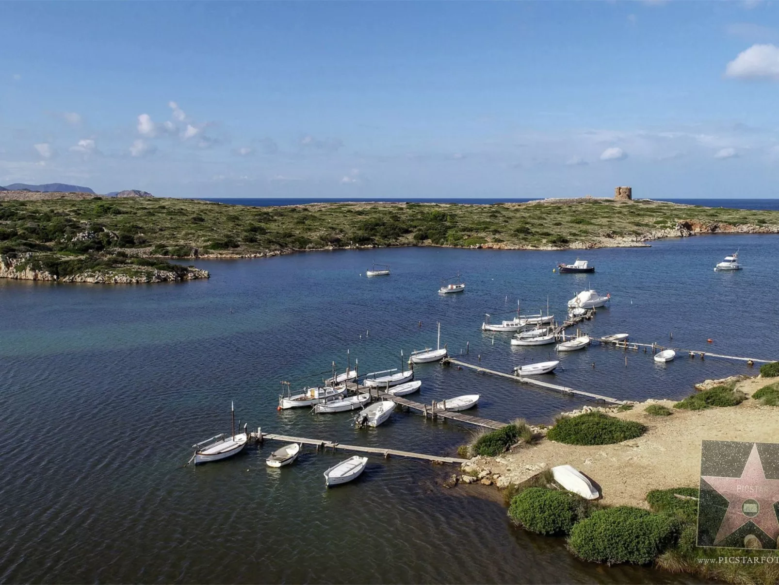 Moderne, frische Familienvilla Allondra-Outside