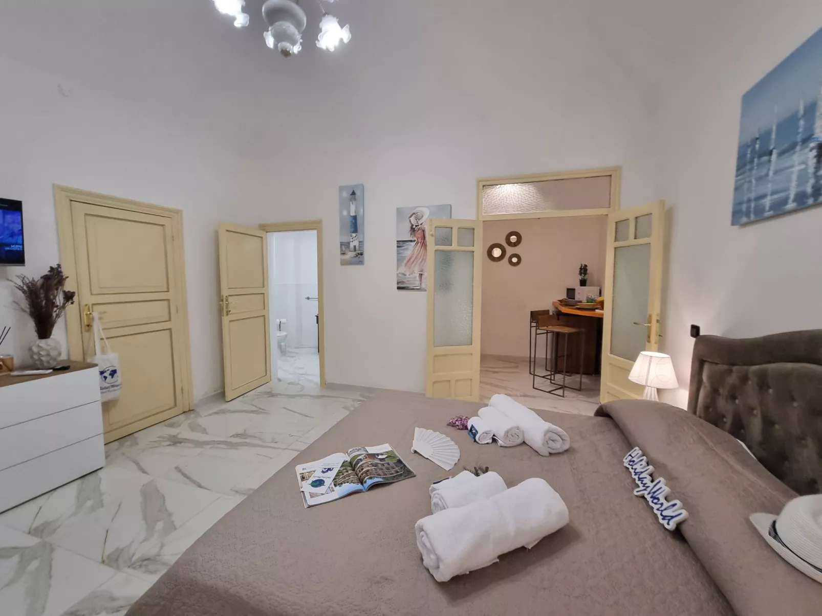 Donna Lidia von Holiday World-Image-tags.info