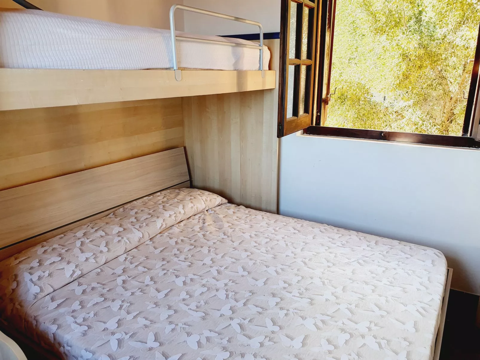 Villa mit Panoramablick-Image-tags.info