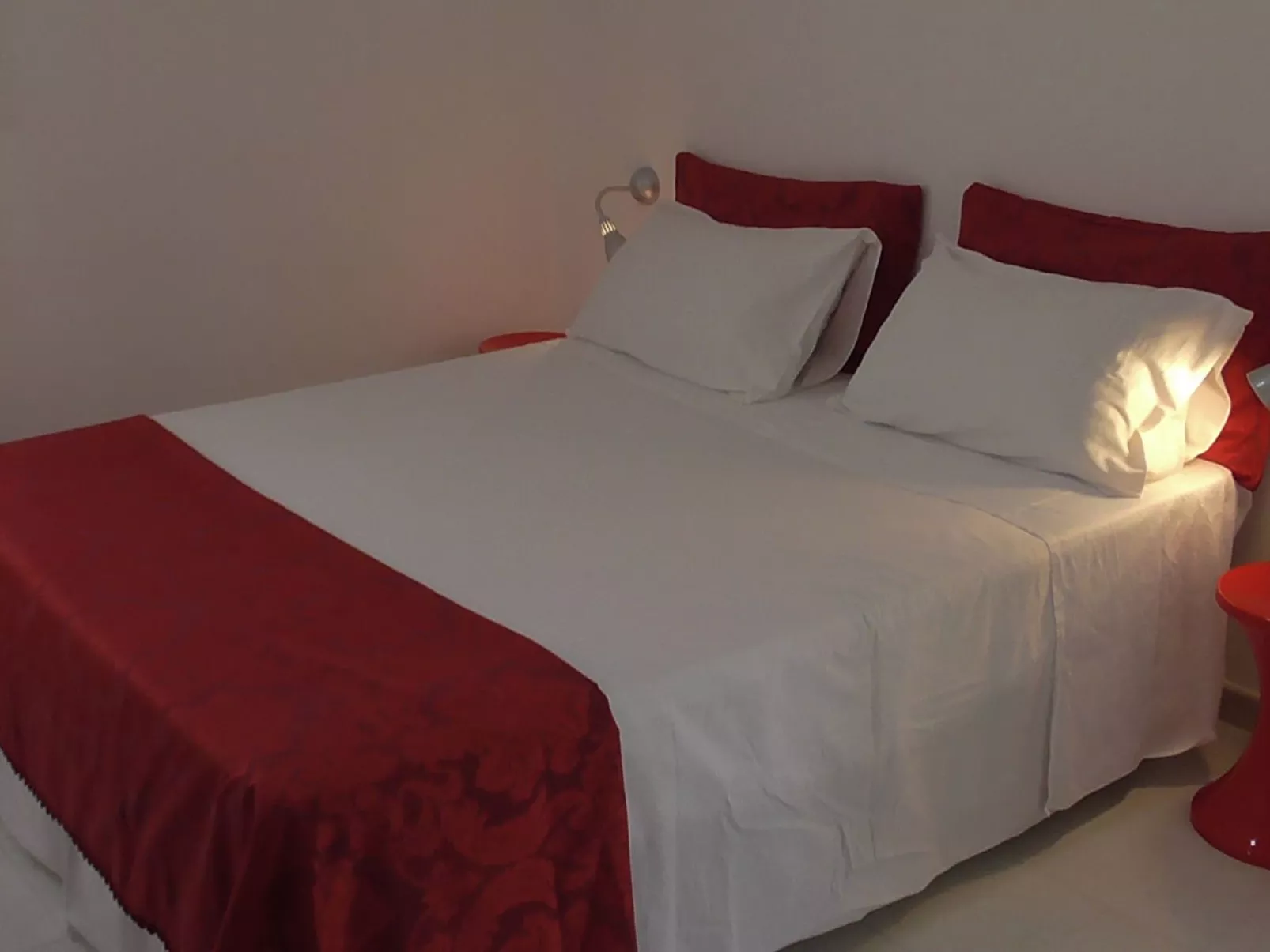 Kleine Villa mit geschlossenem Garten in Parabita-Image-tags.info