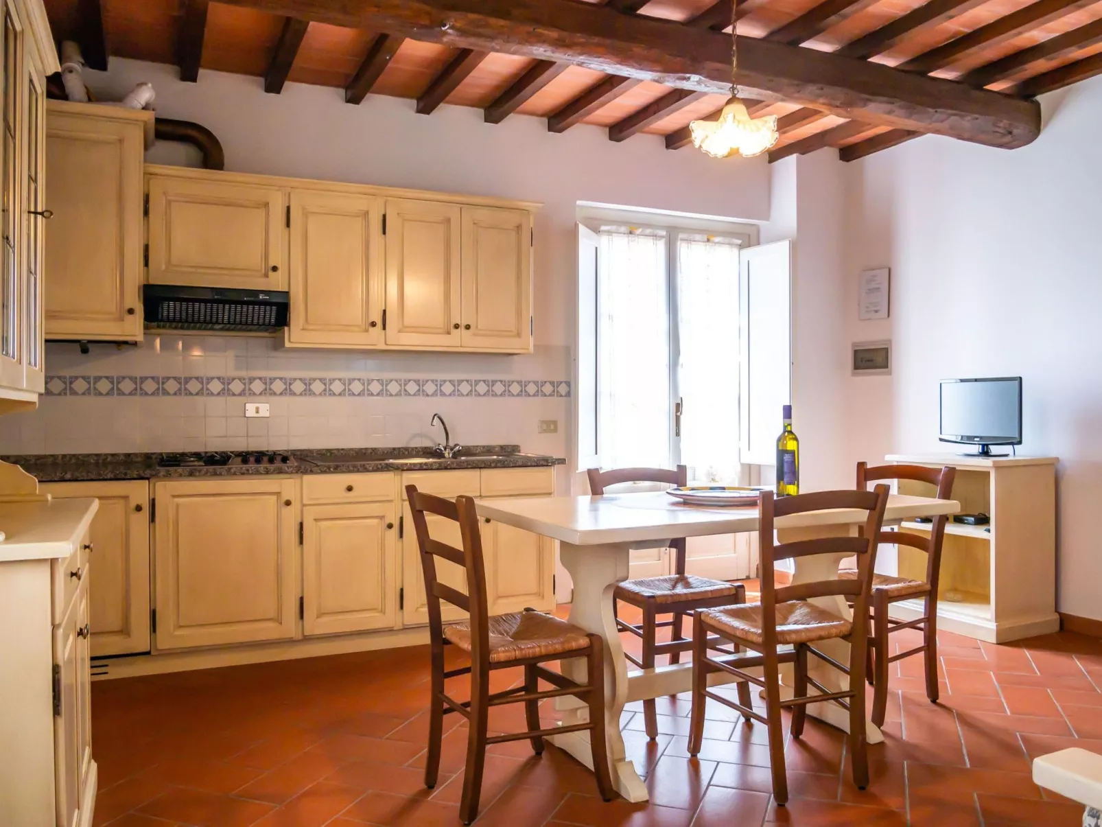 Drei-Zimmer-Wohnungen Borgo Collelungo, erster Stock-Inside