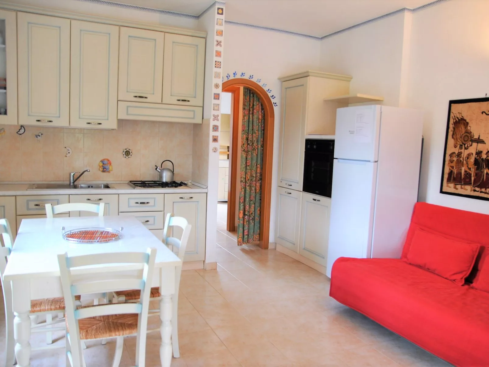 Charmantes Haus in Fondi mit überdachter Veranda-Inside