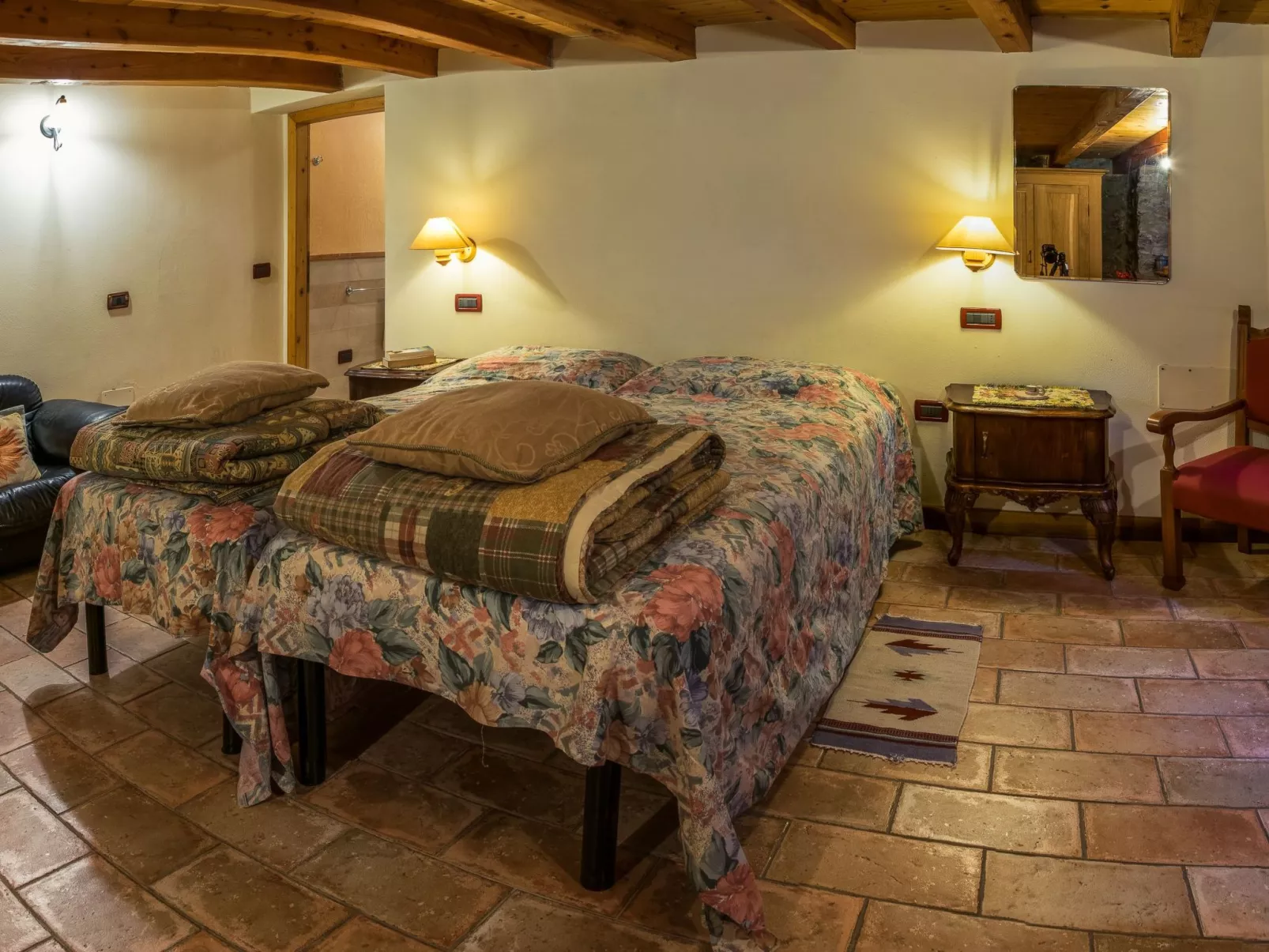 Dreistöckiges Apartment in einem historischen Gebäude-Inside