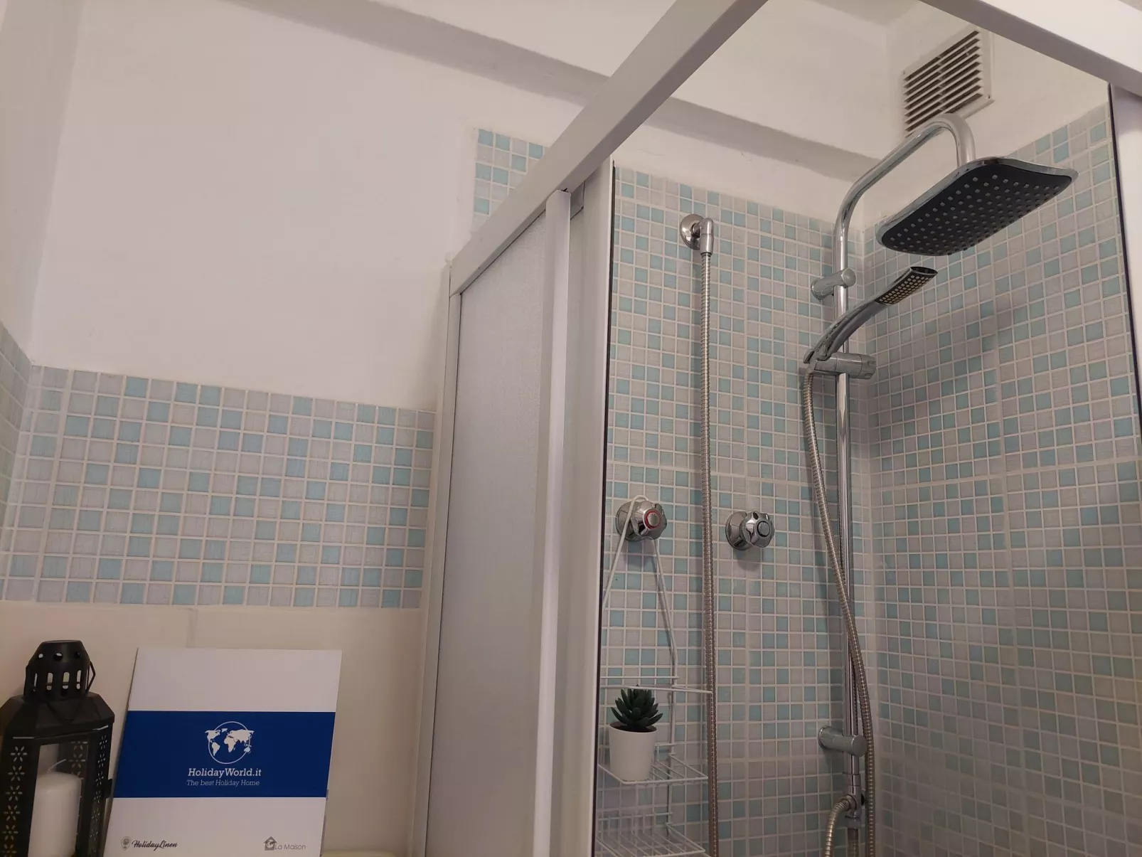 House Fiocco di Neve by Holiday World-Drinnen