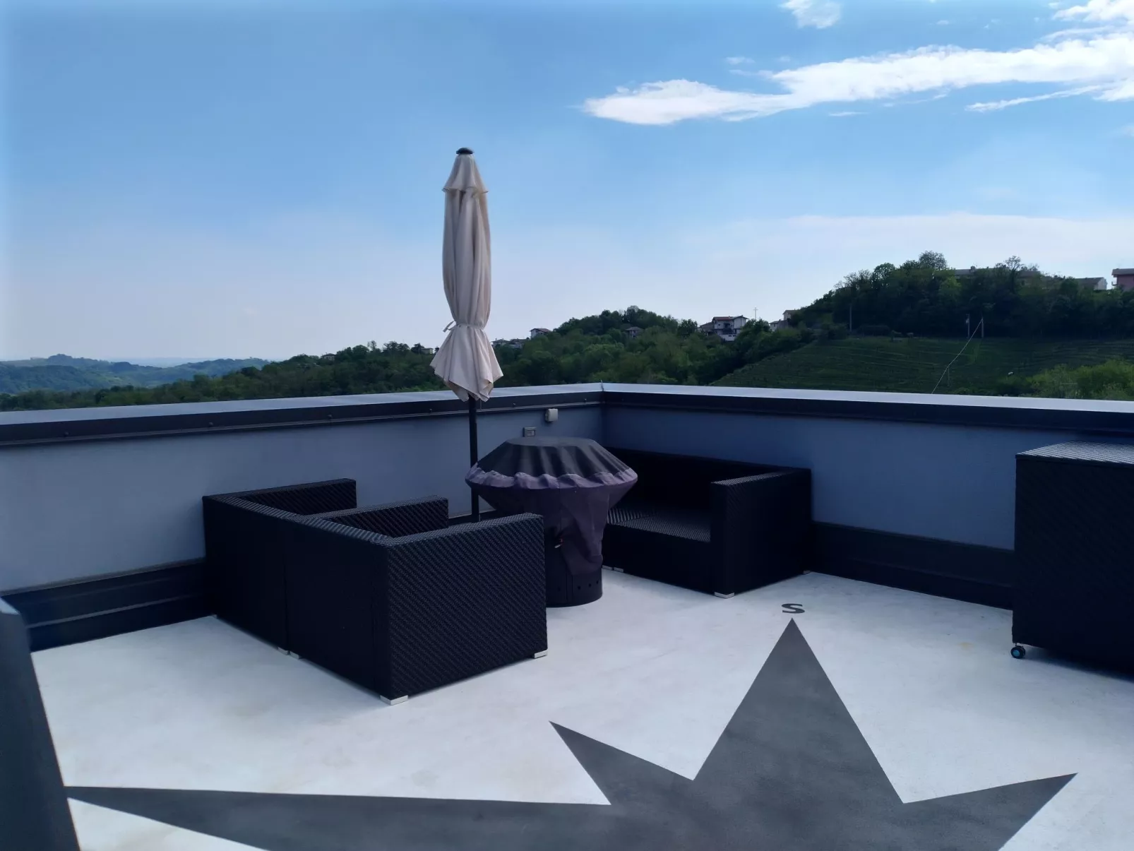 Wunderschönes Ferienhaus mit Pool und 360° Blick-Image-tags.info