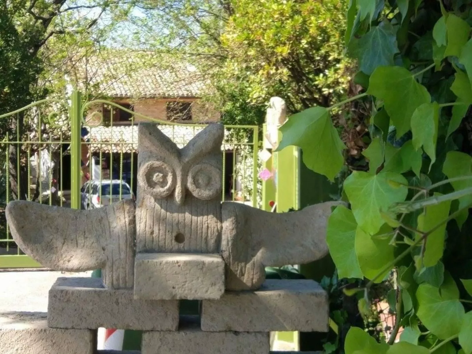 OWL Apartment - Pool - Ansichten - Kunst-Dehors