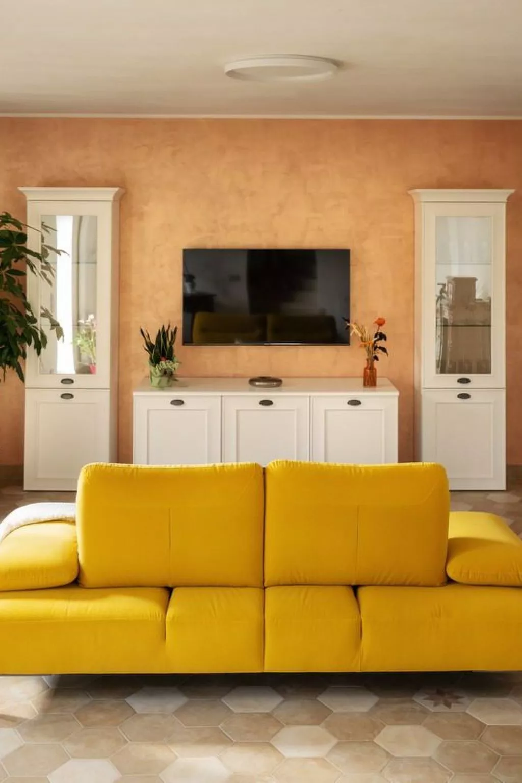 Luxuriöse und erschwingliche Villa mit privatem Pool-Inside