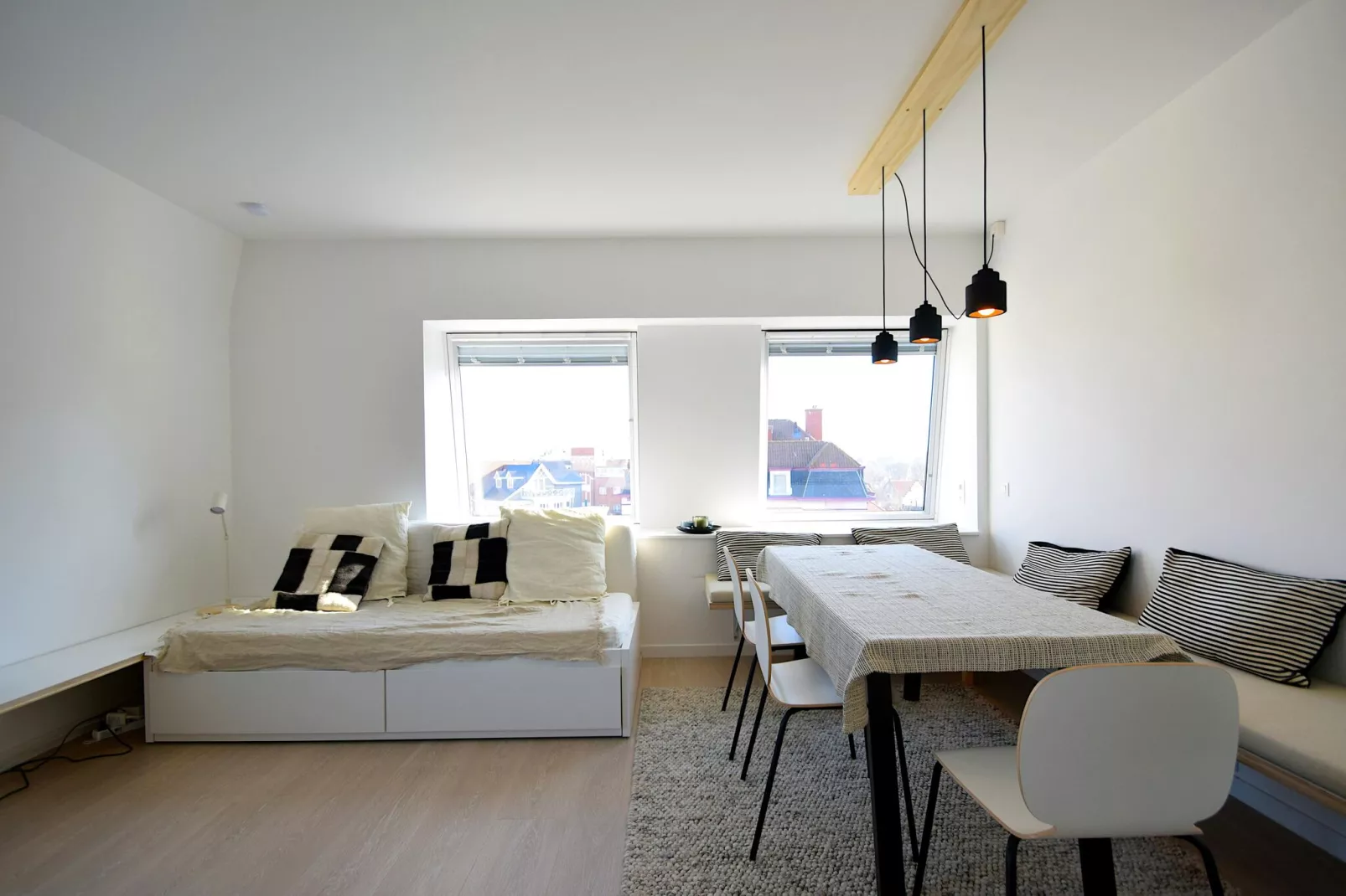 Lilyta A409 K4-Dining room