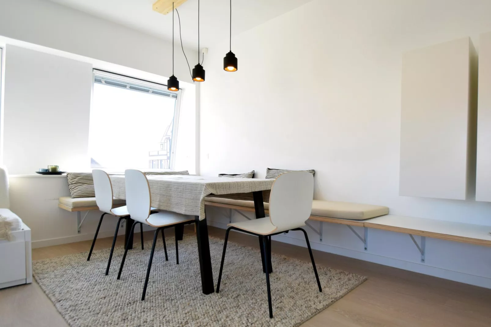 Lilyta A409 K4-Dining room