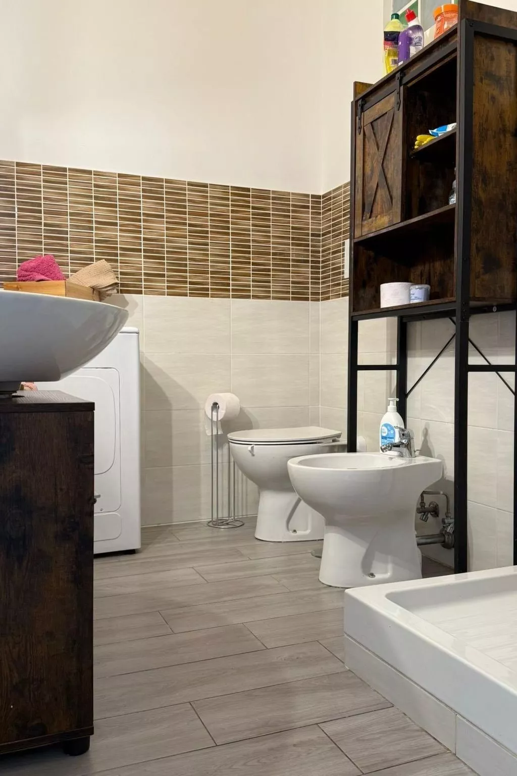 "Momy's Home Rom"-Inside