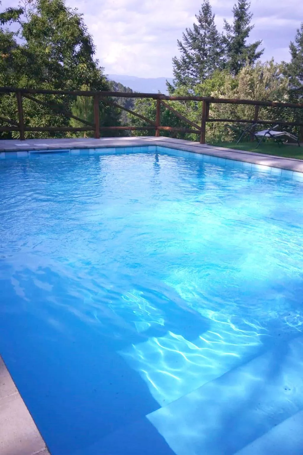 Haus inmitten der Natur mit Schwimmbad-Draußen