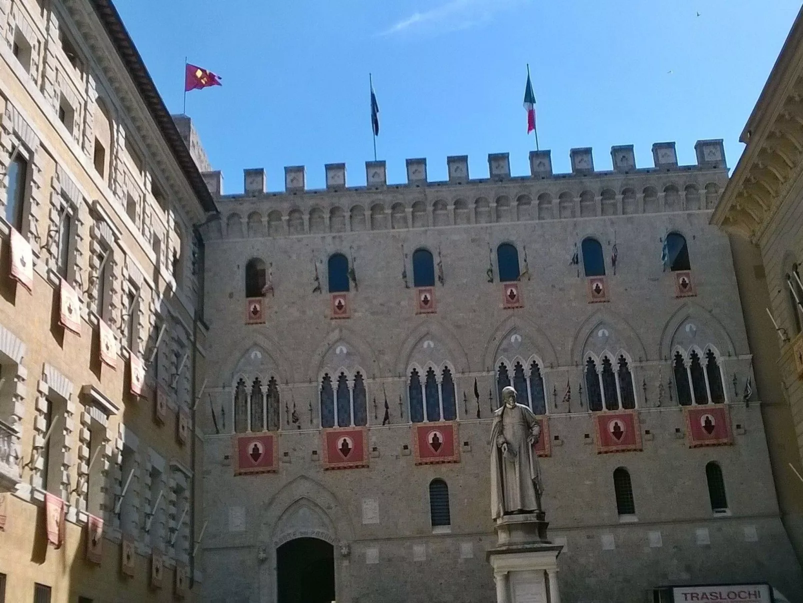 Wohnung mit Garten und oberirdischem Pool-Draußen