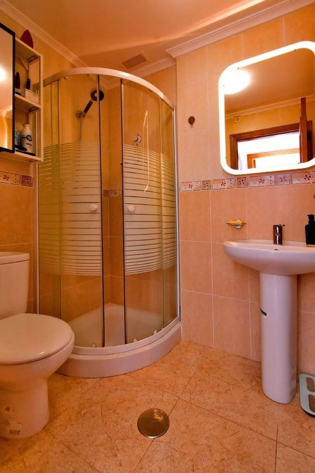 Monte Cenajo 6-Inside