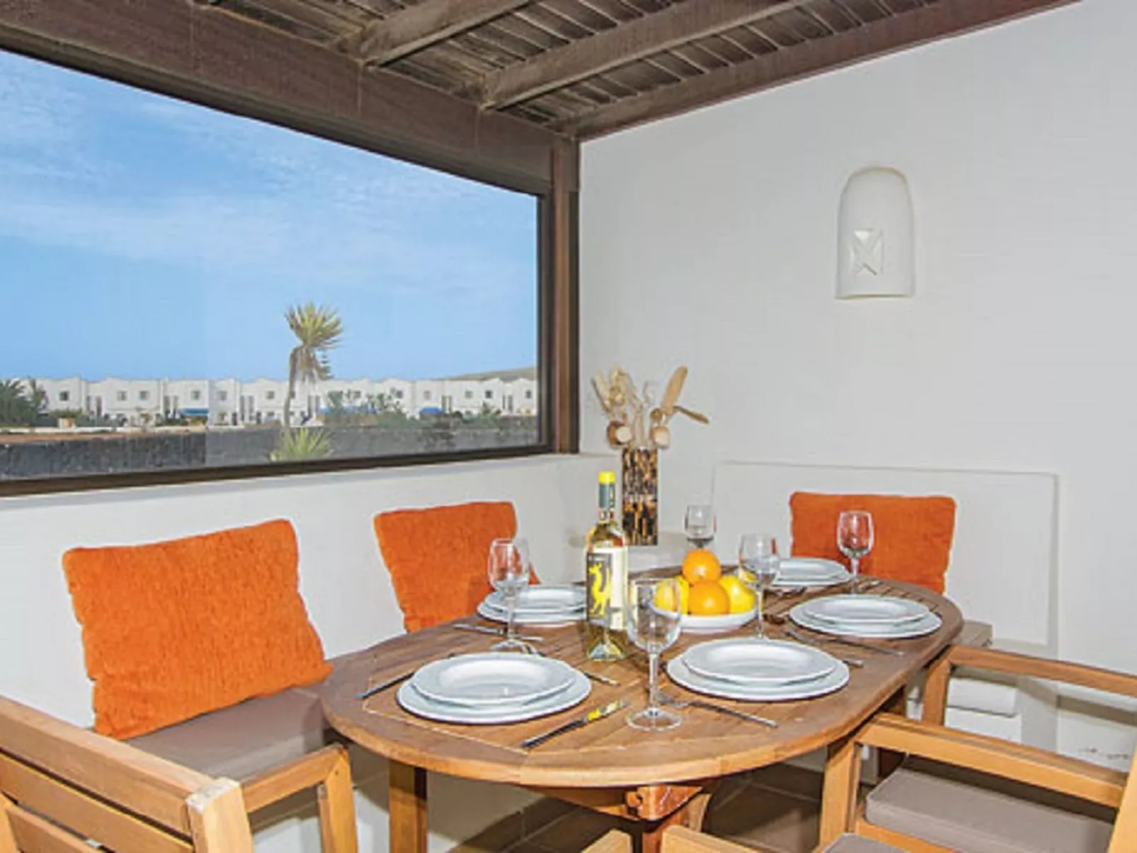 In Yaiza mit Großem Balkon-Inside