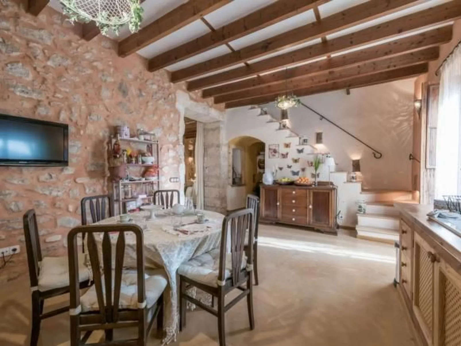 Jedes Ferienhaus mit Garten und Schwimmbad-Drinnen