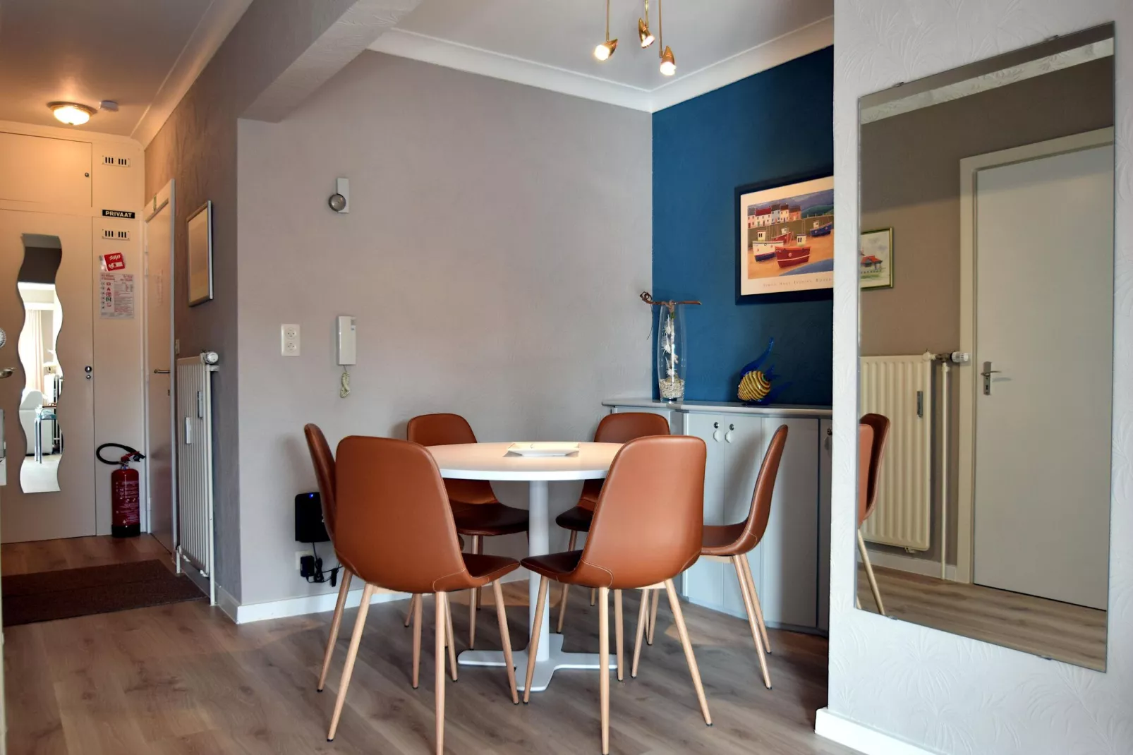 Dante 0103-Dining room
